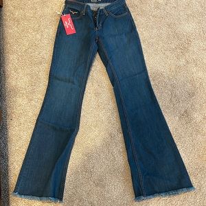 Super cute! NWT. Kimes Lola raw hem jeans 2/32 no longer in store!
